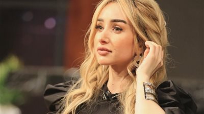 بفستان صيفي.. هنا الزاهد تخطف الأنظار بإطلالة جذابة