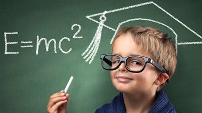 أبرزها «الزحف والمشي باكرًا» 10 علامات تؤكد تمتع طفلك بذكاء كبير