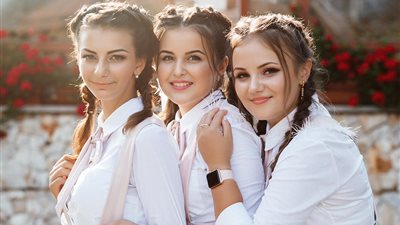 «انتهاء الدراسة وتدخل الأهل».. أبرز مشاكل البنات في سن العشرين