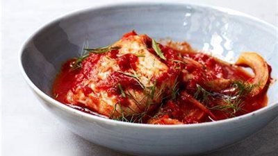 طريقة عمل «طاجن سمك بصوص الطماطم»