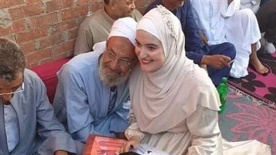 «كتب كتاب على الطبلية».. عروس تخطف قلوب رواد السوشيال ميديا والتعليقات: «البساطة جميلة»