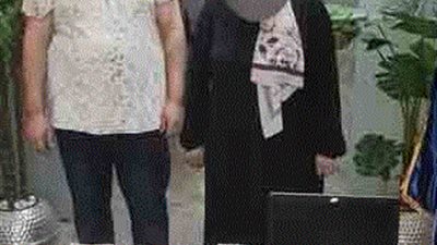 «الخادمة الشريرة».. استغلت سفر الأسرة وسرقت دولارات وذهب وهربت