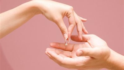 حكم الشبكة والمهر والهدايا وتكاليف حفل الخطبة عند فسخها.. الإفتاء توضح