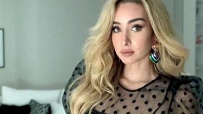 هنا الزاهد بإطلالة صيفية جذابة| صور