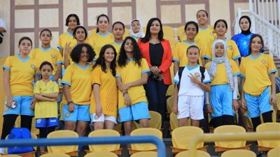 لاعبات الكرة النسائية بالإسماعيلي يؤازر فريق الرجال أمام «سيمبا التنزاني»