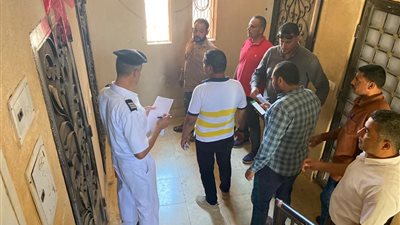 حملتان لضبط مخالفات الإسكان الاجتماعي بمدينتي العبور وقنا الجديدتين.. صور