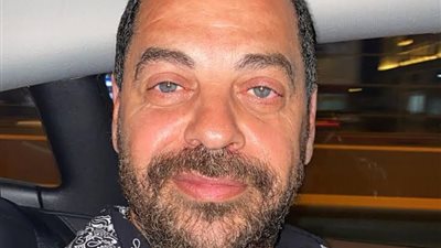 طارق العريان يتفاوض مع «روبرت دي نيرو» والجمهور: أجره أكبر من «العوضي»