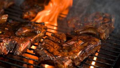 أبرزها «التقليب باستمرار».. أسرار شواء اللحم على سفرة عيد الأضحى