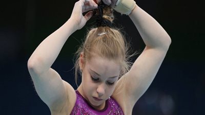 سر إيقاف بطلة الجمباز الروسية 