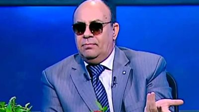 «فلا تخشوهم واخشوني».. مبروك عطية يفسر النهي الحادي عشر من القرآن