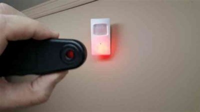 اخلعي ملابسك بأمان في المحلات.. خاصية في المحمول تكشف الكاميرات الخفية