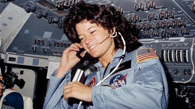 عالمة فيزياء وغادرت الأرض مرتين..