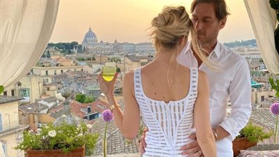 صور| بعد «بيكيه وشاكيرا».. انفصال توتي عن زوجته يُشعل الجدل