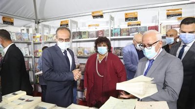 وزيرة الثقافة تفتتح معرض بورسعيد الخامس للكتاب