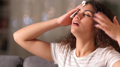 تعرفي على أسباب التعرق الشديد للنساء.. وطرق علاجه 