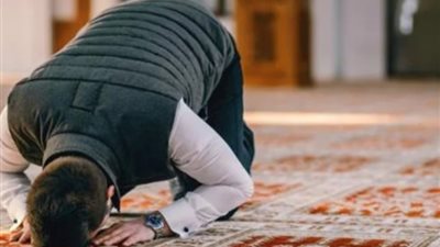 مشغول أو كسلان؟.. أسرار تعينك على الانتظام في الصلاة