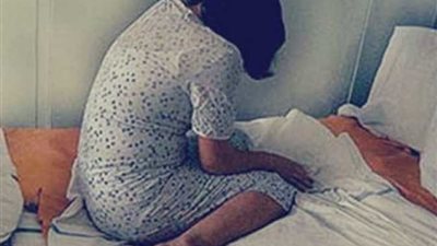 عامل يكتشف خيانة زوجته مع سائق أتوبيس المدرسة.. ما القصة؟