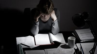 لو جبت مجموع وحش في الثانوية العامة.. هذه قائمة بعظماء فشلوا في الدراسة.. فيديو جراف