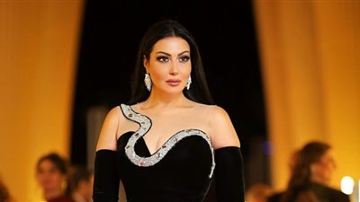 سمية الخشاب تورط محافظ الإسكندرية بهذه الصور