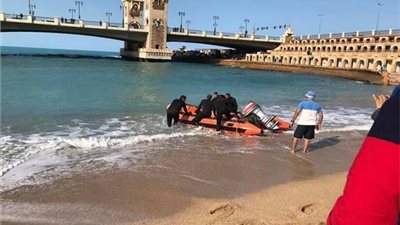 ألقت بنفسها في البحر.. إنقاذ فتاة حاولت الانتحار غرقًا في الإسكندرية