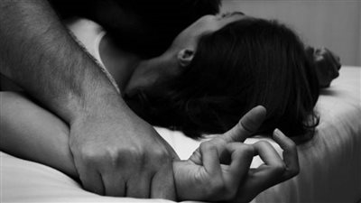 وضع مخدر في العصير واغتصب خطيبته  