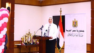 «القباج» توزع الكؤوس بختام بطولة دوري أبناء مصر لكرة القدم.. صور