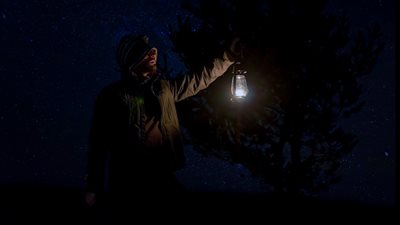 معسكر «أطفال القمر».. أسرار الملجأ الوحيد في العالم لأعداء الشمس