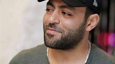 تامر عاشور يتعاون مع شيرين وأنغام.. إليك التفاصيل