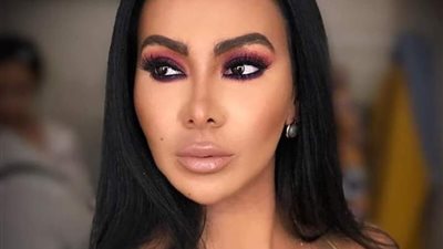 صور| ميرهان حسين تخطف الأنظار بإطلالة صيفية على البحر 