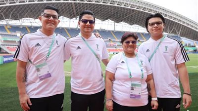 إيزابيل مورا.. عاشقة كرة القدم النسائية وأم لثلاثة متطوعين