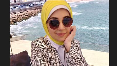 منال المواردي.. عاشقة فن المكرمية تبهر العيون بقطع ديكور مميزة