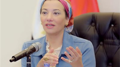 ياسمين فؤاد ووزير التنمية الكندي يناقشان مستجدات المناخ والتنوع البيولوجي