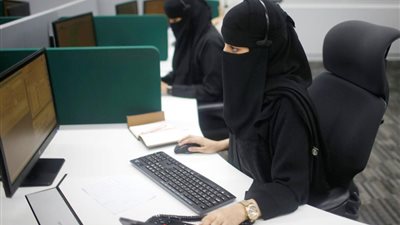 اعرفي حقك.. الإسلام أجاز للمرأة العمل مثل الرجل تمامًا