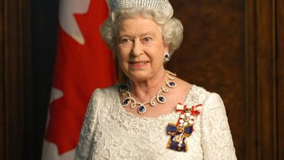 الملكة إليزابيث تنجو من محاولة اغتيال
