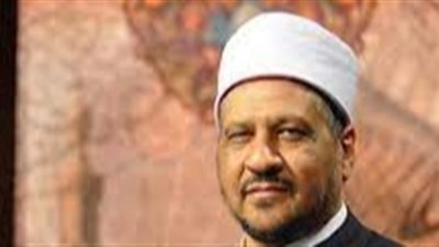 هل يجوز للمرأة أن تصلي بدون ارتداء جوارب؟.. مستشارك الديني يُجيب