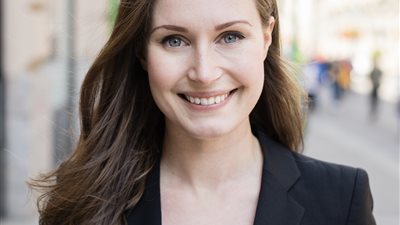 شاهد فيديو رقص لـ رئيسة وزراء فنلندا سبب لها أزمة