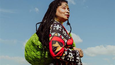 صور| صاحبة أطول شعر في العالم تكشف عن أسرار عنايتها به