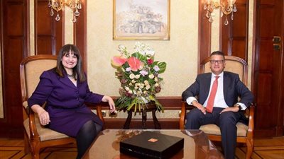 «وزيرة الهجرة» تستقبل رئيس لجنة حقوق الإنسان بمجلس النواب 
