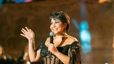 بعد ظهورها في مهرجان قرطاج.. هل تعافت شيرين من الإدمان؟.. فيديو