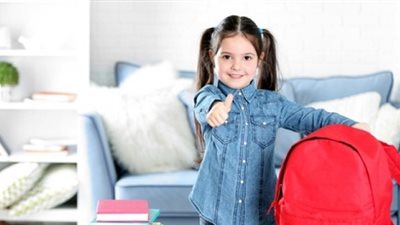 نصائح تُساعدك لتهيئة طفلك للعودة للمدرسة.. فيديو جراف