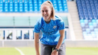 «كيرا والش» نجمة مانشستر سيتي صُداع في رأس برشلونة.. ما القصة؟