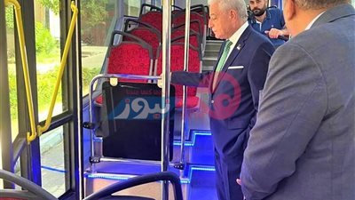 محافظ جنوب سيناء يتفقد الأتوبيس الكهربائي استعدادًا لمؤتمر المناخ