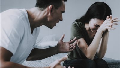 الرجال لا يضربون النساء.. الإفتاء: ضرب الرجل للزوجة في القرآن 