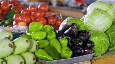 أسعار الخضروات اليوم الخميس.. تراجع طفيف للطماطم والبطاطس بـ 5.5 جنيه للكيلو	