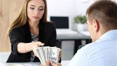 زوجة تطلب الخلع: يساومني على طلاقي بمليون جنيه