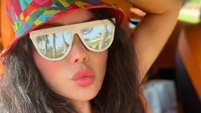 صور| هيفاء وهبي تخطف الأنظار بإطلالة جاذبة.. إليك سعرها