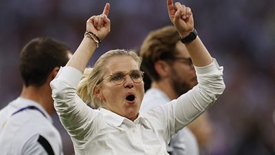 سارينا ويجمان تكشف عن قائدة اللبؤات الجديدة بعد اعتزال سكوت ووايت