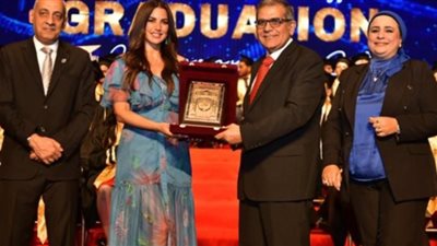 صور| تكريم درة في جامعة مصر للعلوم والتكنولوجيا.. وهكذا علقت