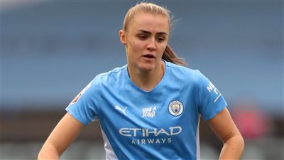 جورجيا ستانواي تُثير الجدل: فضلت الرحيل عن مانشستر سيتي لهذا السبب!