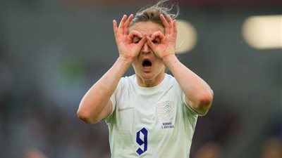 ثقب الرئة وخطأ طبي.. الأسباب الحقيقية وراء اعتزال إيلين وايت بطلة إنجلترا